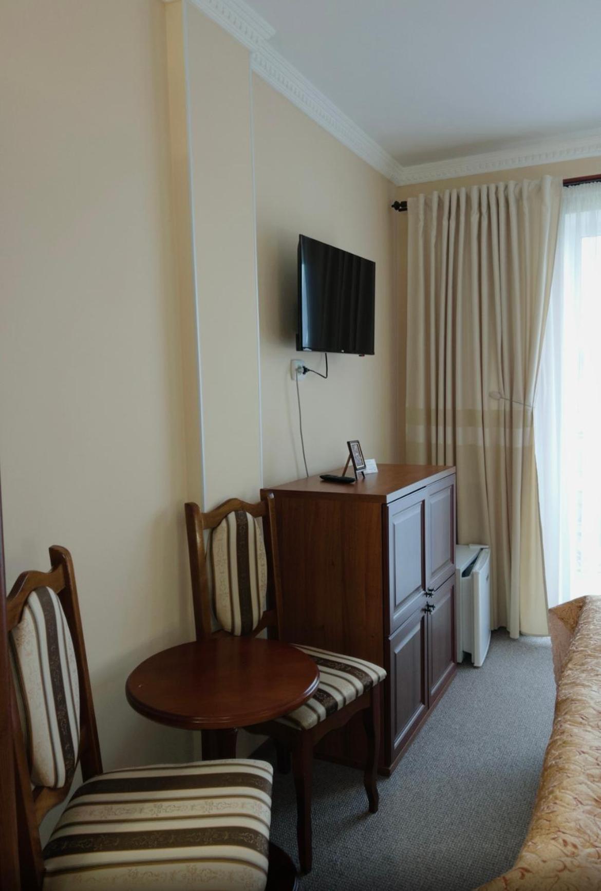 Hotel Three Korony Skhidnytsia Kültér fotó