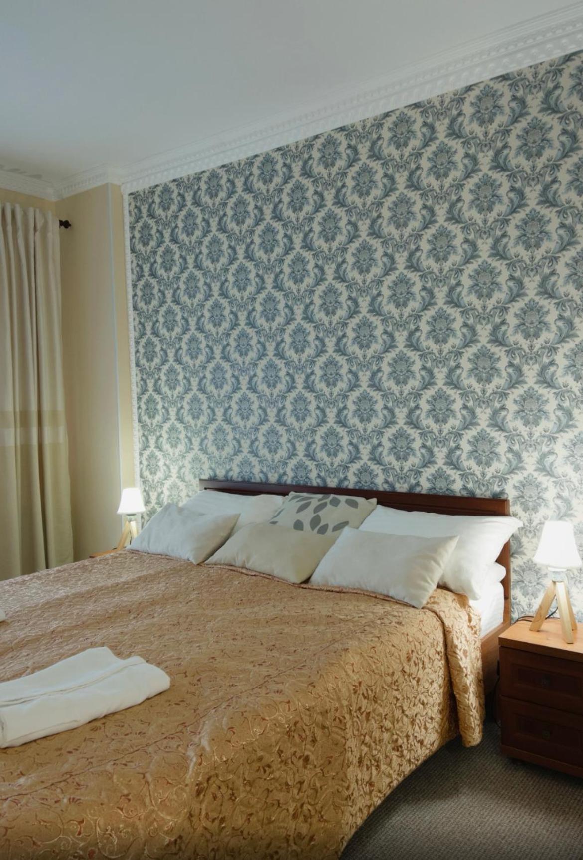 Hotel Three Korony Skhidnytsia Kültér fotó