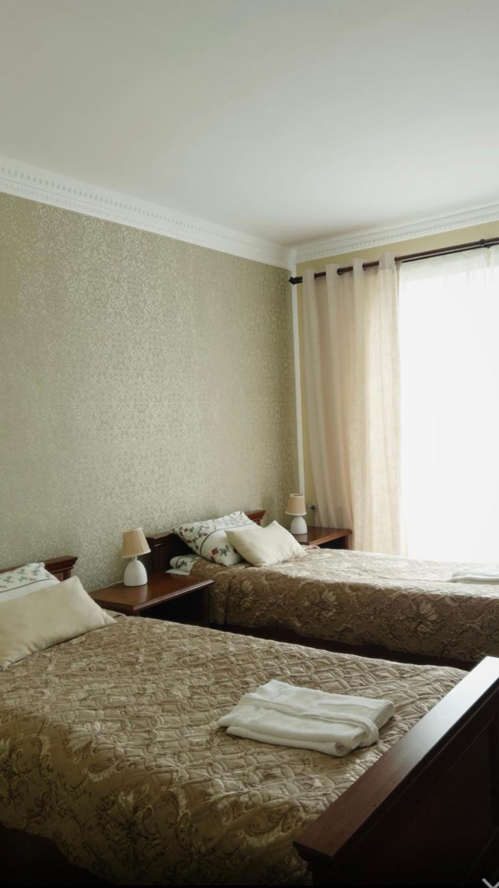 Hotel Three Korony Skhidnytsia Kültér fotó