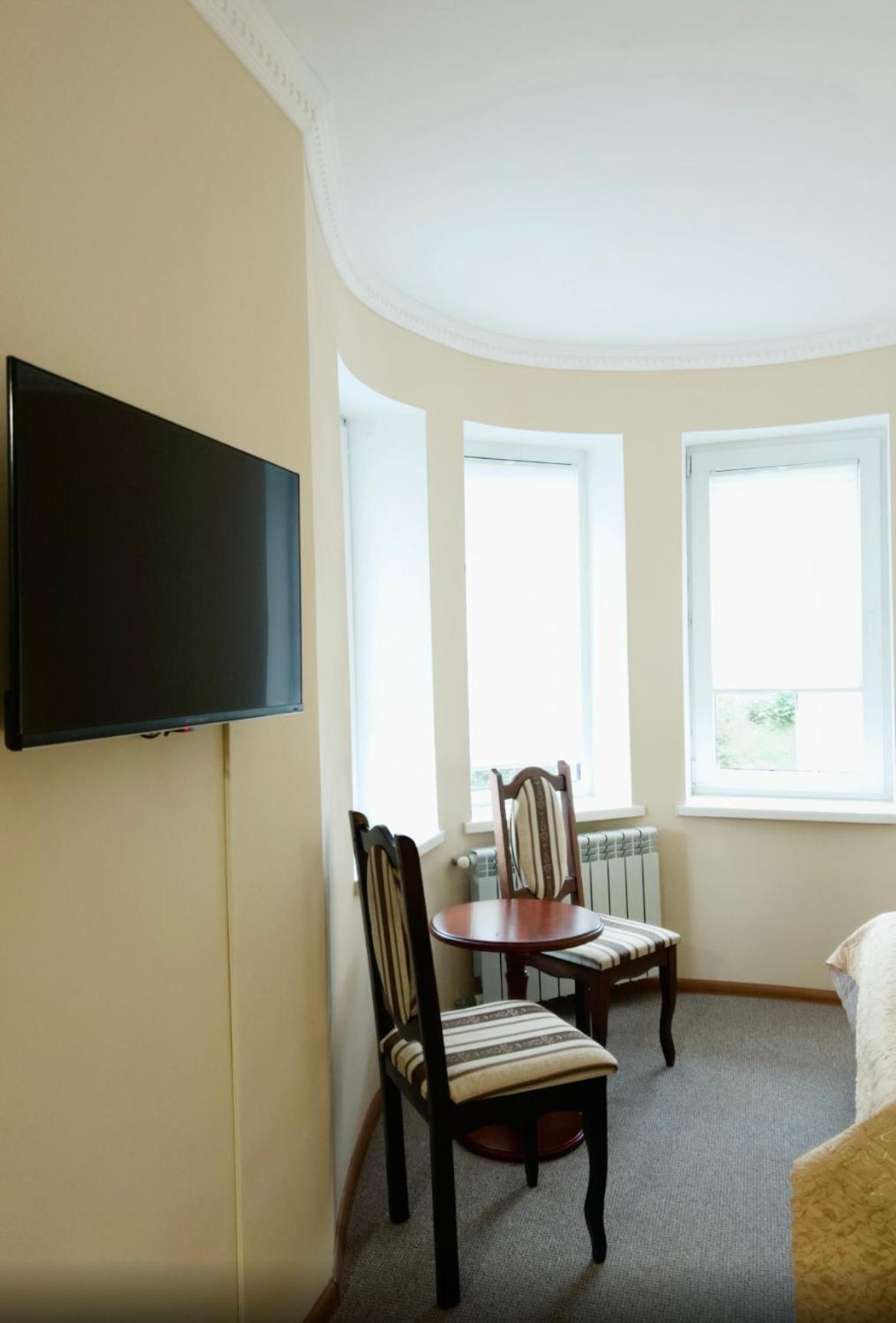 Hotel Three Korony Skhidnytsia Kültér fotó