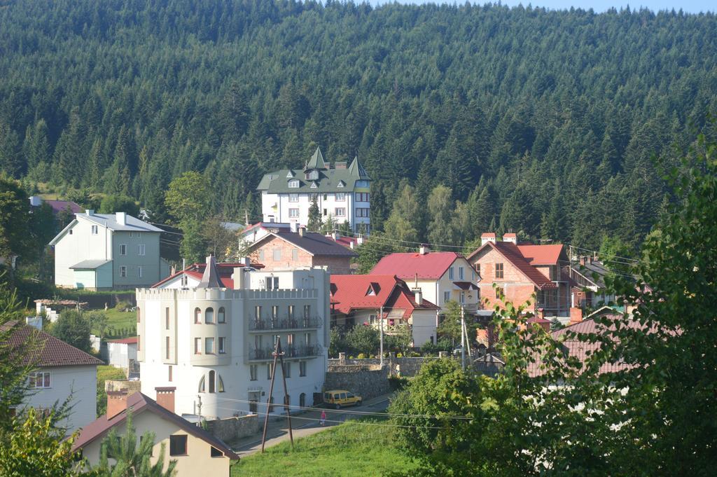 Hotel Three Korony Skhidnytsia Kültér fotó
